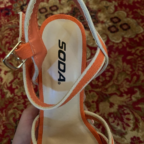 ORANGE WEDGES - Picture 4 of 4